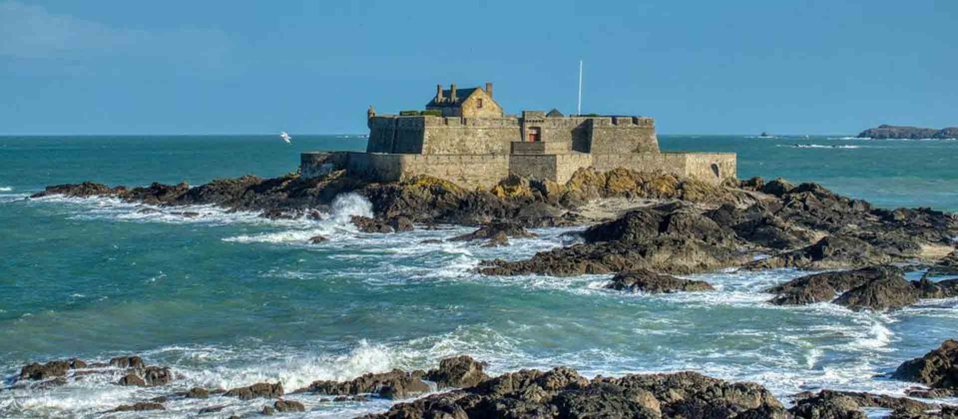 Chateau sur la mer de France